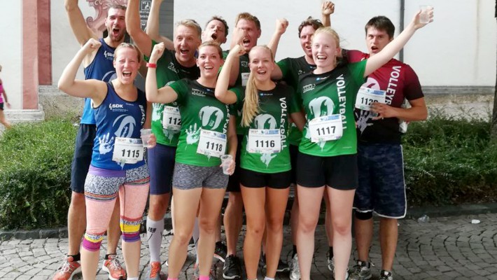 Schnelle Volleyballer beim Altstadtlauf